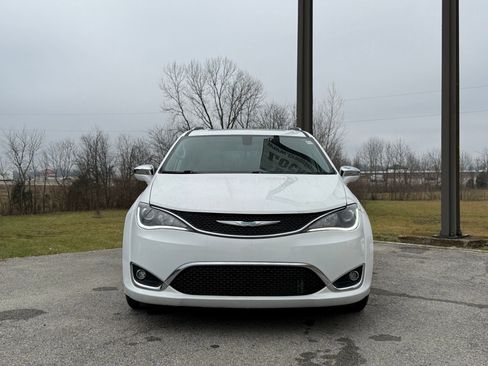 Used 2020 Chrysler Pacifica Limited image 8