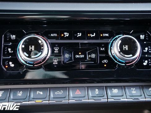 Used 2026 GMC Sierra 2500 AT4X image 28