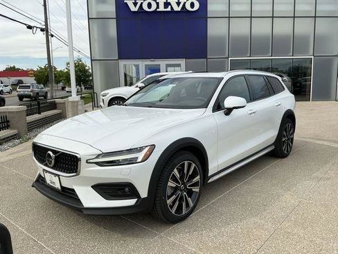 New 2026 Volvo V60 B5 Cross Country Ultra w/ Climate Package AWD/4WD image 1