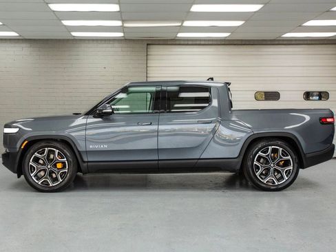 Used 2022 Rivian R1T Adventure image 6