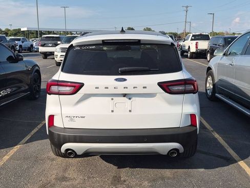 Used 2024 Ford Escape Active w/ Tech Pack #2 FWD image 3