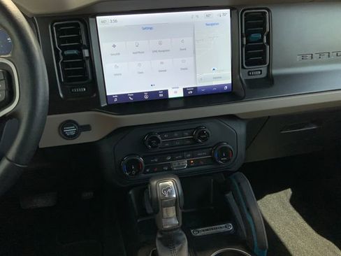 Used 2022 Ford Bronco Wildtrak AWD/4WD image 21