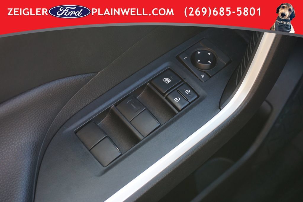 Used 2022 Toyota RAV4 LE AWD/4WD image 27