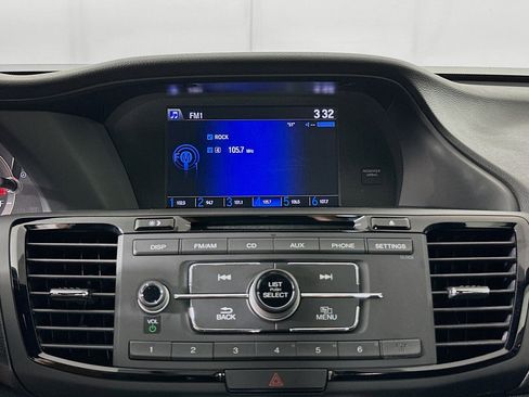 Used 2017 Honda Accord Sport image 19