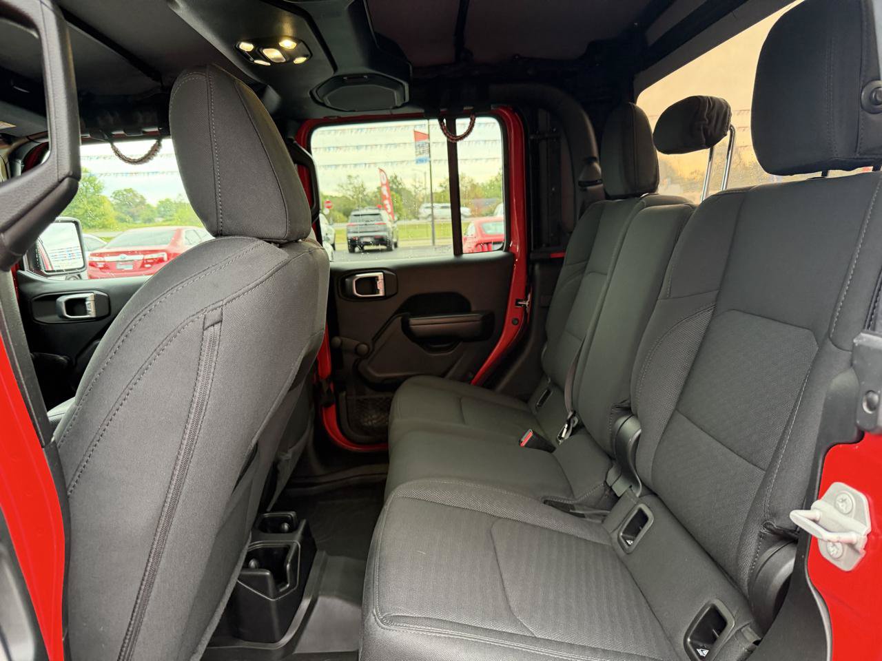 Used 2021 Jeep Gladiator Sport AWD/4WD image 17