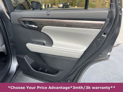 Used 2020 Toyota Highlander Platinum image 17