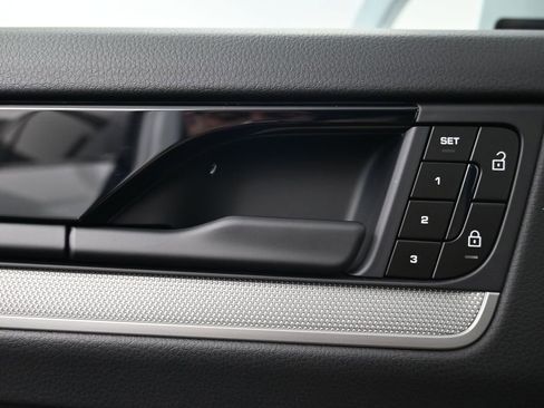 Certified 2026 Porsche Cayenne Coupe AWD/4WD image 18