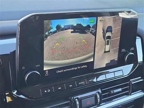 Certified 2024 Nissan Pathfinder SL image 16