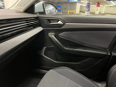 New 2025 Volkswagen Jetta SE image 30