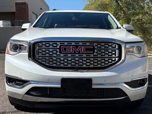 Used 2019 GMC Acadia Denali w/ Technology Package FWD image 4