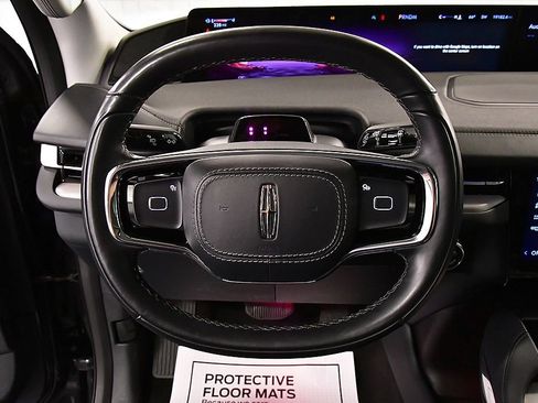 Used 2025 Lincoln Navigator Reserve AWD/4WD image 17