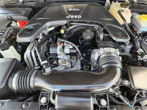 Used 2021 Jeep Wrangler Unlimited Sahara image 29