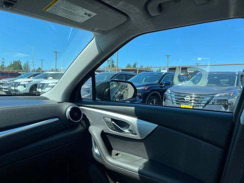 Used 2025 Chevrolet Blazer LT FWD image 36