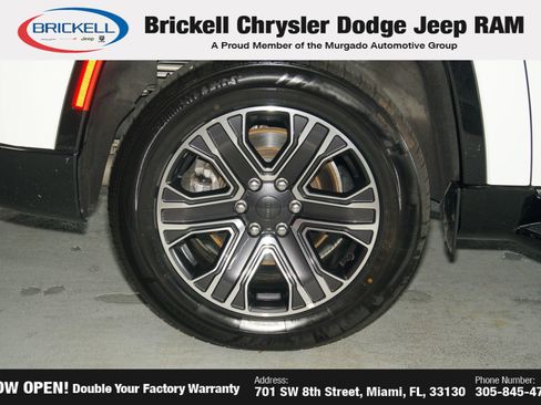 Used 2024 Jeep Wagoneer L Series II RWD image 45