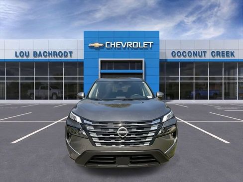 Used 2024 Nissan Rogue SV FWD image 3