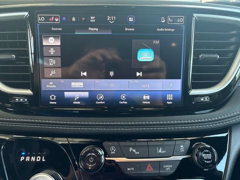 New 2027 Chrysler Pacifica Select FWD image 22