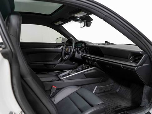 Used 2020 Porsche 911 Carrera image 24