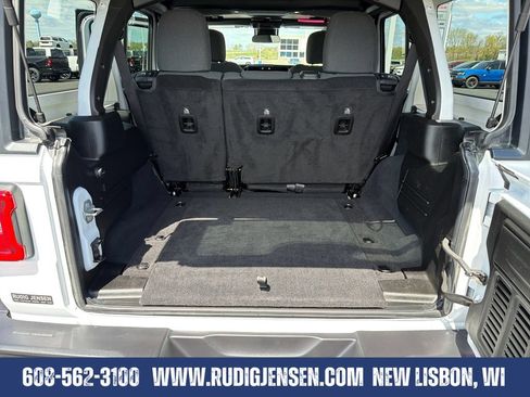 Used 2025 Jeep Wrangler Unlimited Rubicon AWD/4WD image 21