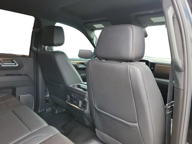 Used 2024 Chevrolet Silverado 1500 High Country w/ Technology Package AWD/4WD image 30