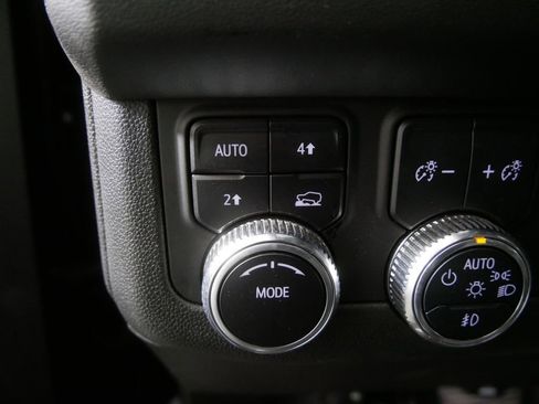 Used 2023 GMC Yukon SLT image 18