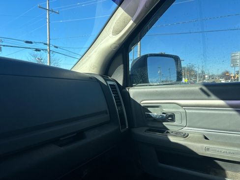 Used 2018 RAM 2500 SLT image 23