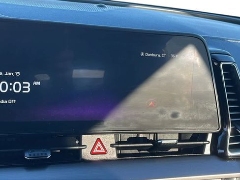 Used 2024 Kia Sportage EX image 16