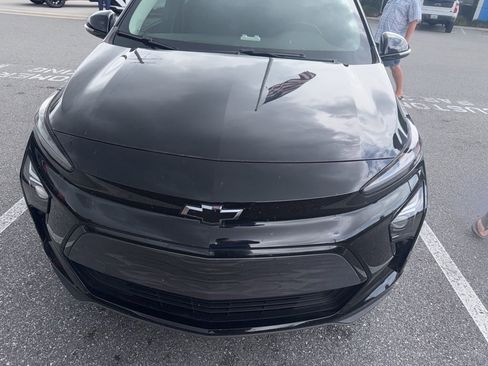 Used 2023 Chevrolet Bolt EUV LT w/ Convenience Package FWD image 9