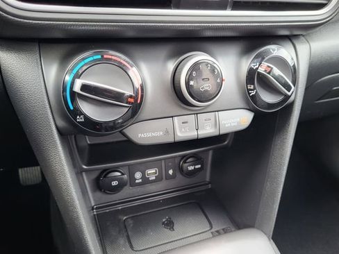 Used 2020 Hyundai Kona SEL Plus w/ Cargo Package image 18