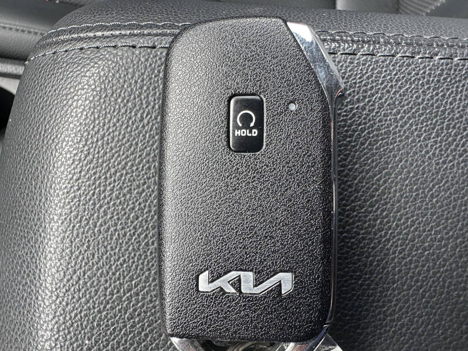 Used 2024 Kia Sportage EX AWD/4WD image 14