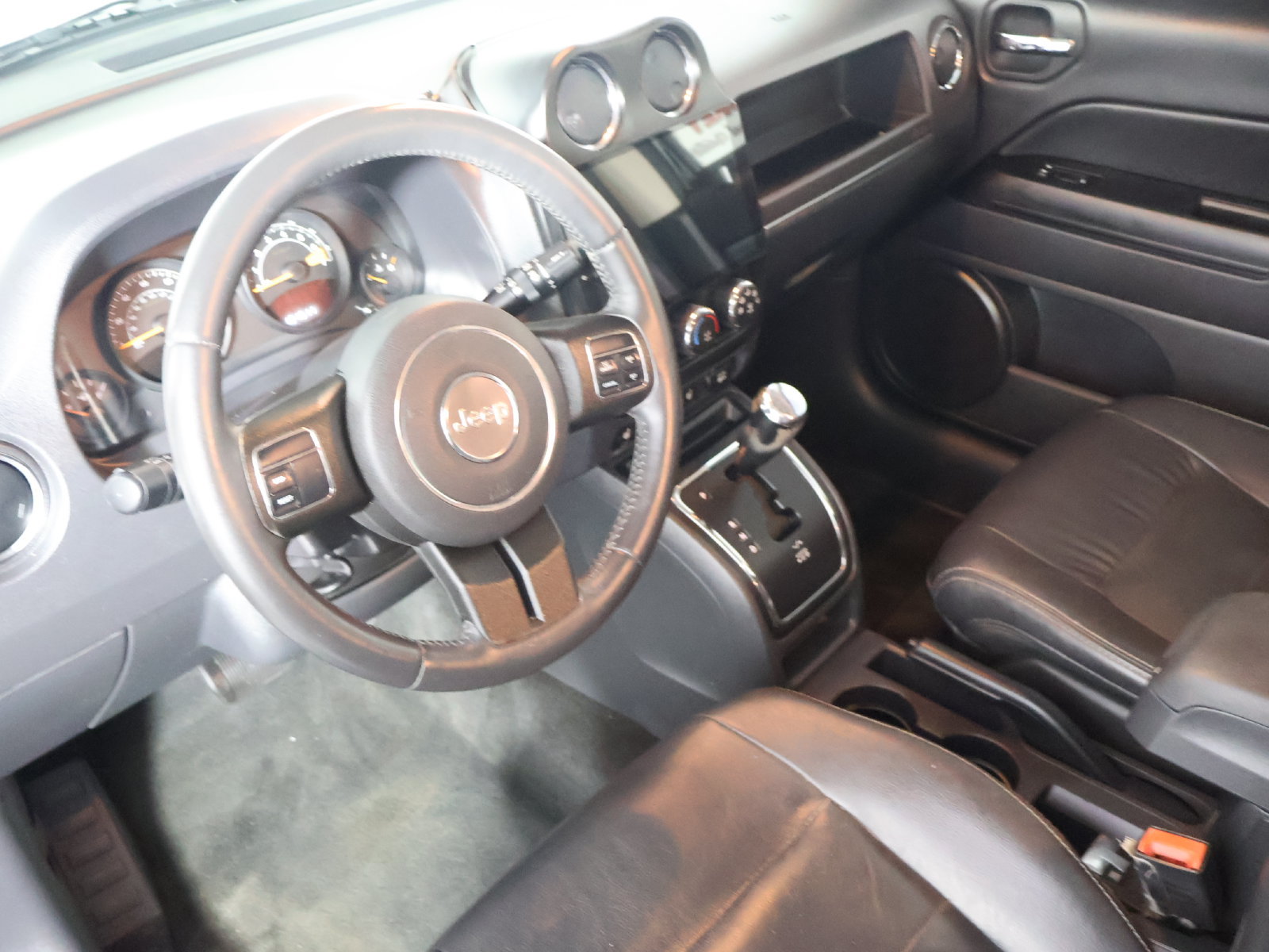Used 2016 Jeep Patriot High Altitude AWD/4WD image 18