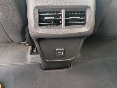 Used 2023 Chevrolet Equinox LT FWD image 27