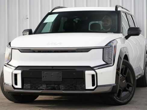 Used 2024 Kia EV9 GT-Line image 3