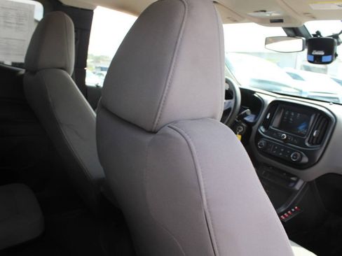 Used 2018 Chevrolet Colorado W/T RWD image 14