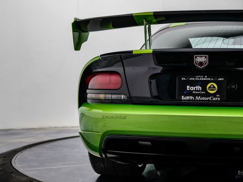 Used 2010 Dodge Viper ACR RWD image 14
