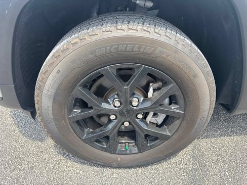 Used 2024 Jeep Grand Cherokee L Laredo AWD/4WD image 15
