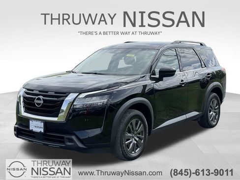 Certified 2022 Nissan Pathfinder SV AWD/4WD image 1