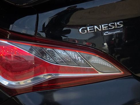Used 2014 Hyundai Genesis 3.8 RWD image 30