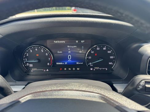 Used 2020 Ford Explorer XLT w/ Equipment Group 202A AWD/4WD image 19