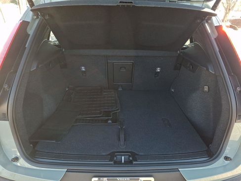 Certified 2025 Volvo XC40 B5 Ultra image 30