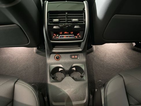 Used 2026 BMW X7 xDrive40i w/ M Sport Package image 35