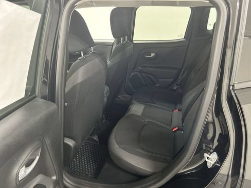 Used 2023 Jeep Renegade Latitude w/ Premium Group AWD/4WD image 20