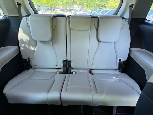 New 2026 Kia Carnival EX FWD image 42