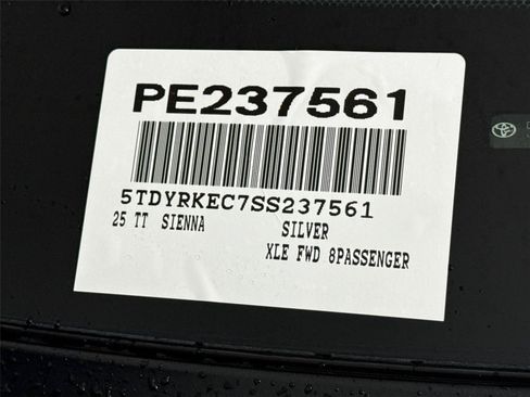 Certified 2025 Toyota Sienna XLE FWD image 45