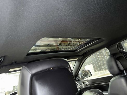 Used 2017 Jeep Grand Cherokee Limited image 24