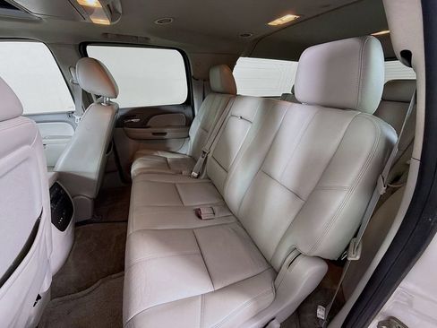 Used 2011 GMC Yukon XL SLT w/ SLT-2 Equipment Package AWD/4WD image 20