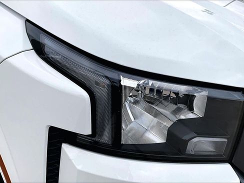 Certified 2025 Nissan Frontier SV RWD image 48