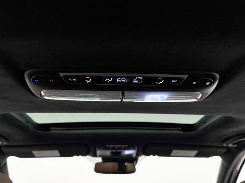 Used 2022 Kia Telluride SX w/ SX Prestige Package image 36