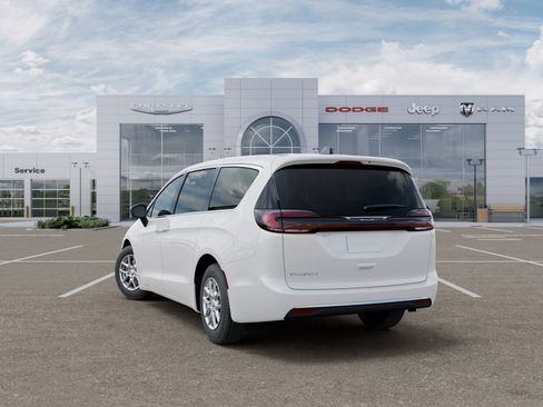 New 2027 Chrysler Pacifica Select FWD image 29