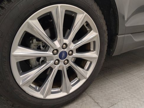 Used 2018 Ford Edge Titanium w/ Equipment Group 302A FWD image 31