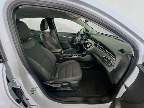 Used 2023 Chevrolet Bolt EUV LT image 28